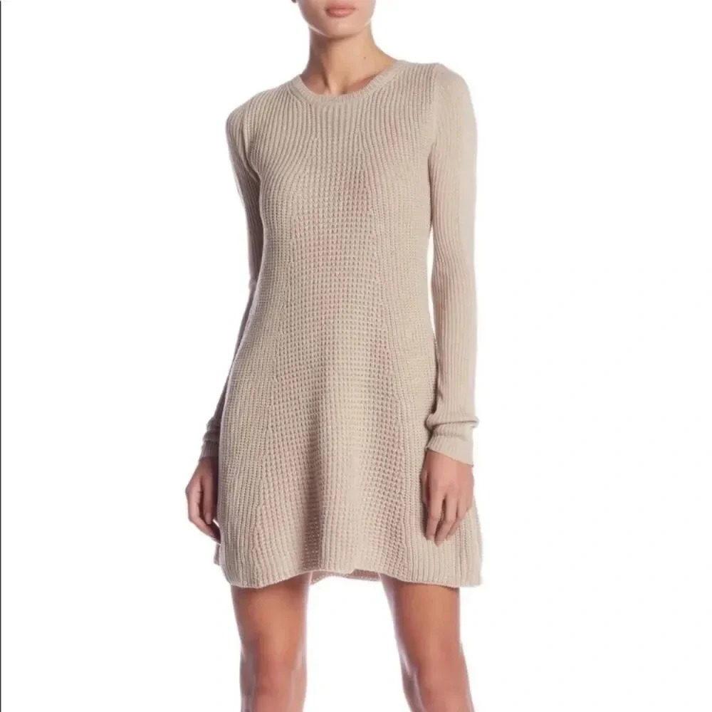 Romeo + Juliet Couture cream color Knit Dr…